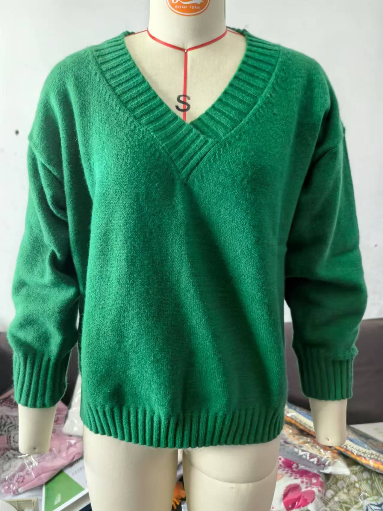 Solid V-Neck Sweater – Women’s Loose Knit Long-Sleeve Top for Autumn & Winter